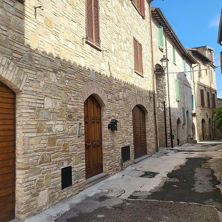 Appartamento Con Camino In Centro Storico Bevagna Ngoại thất bức ảnh