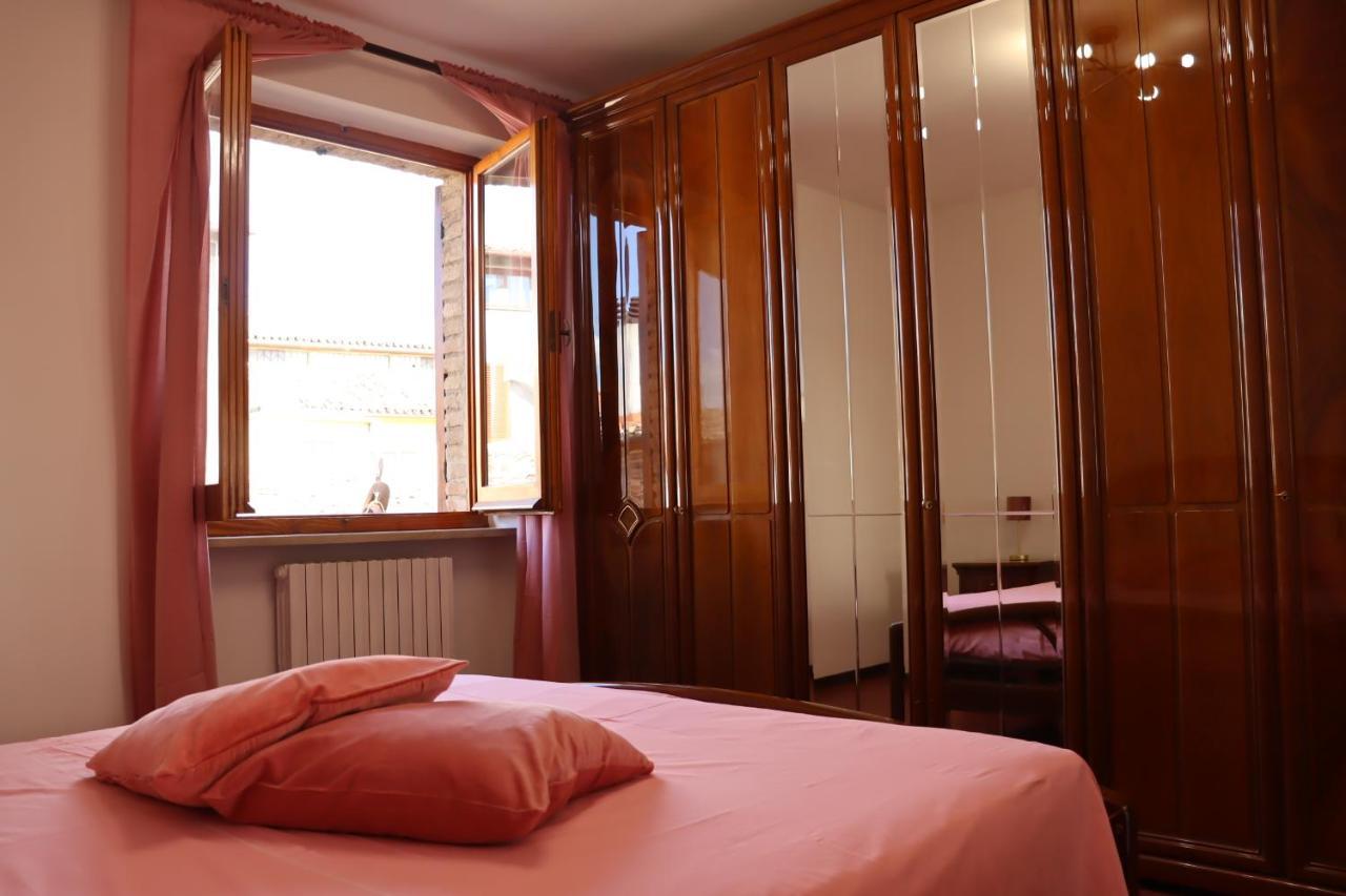 Appartamento Con Camino In Centro Storico Bevagna Ngoại thất bức ảnh