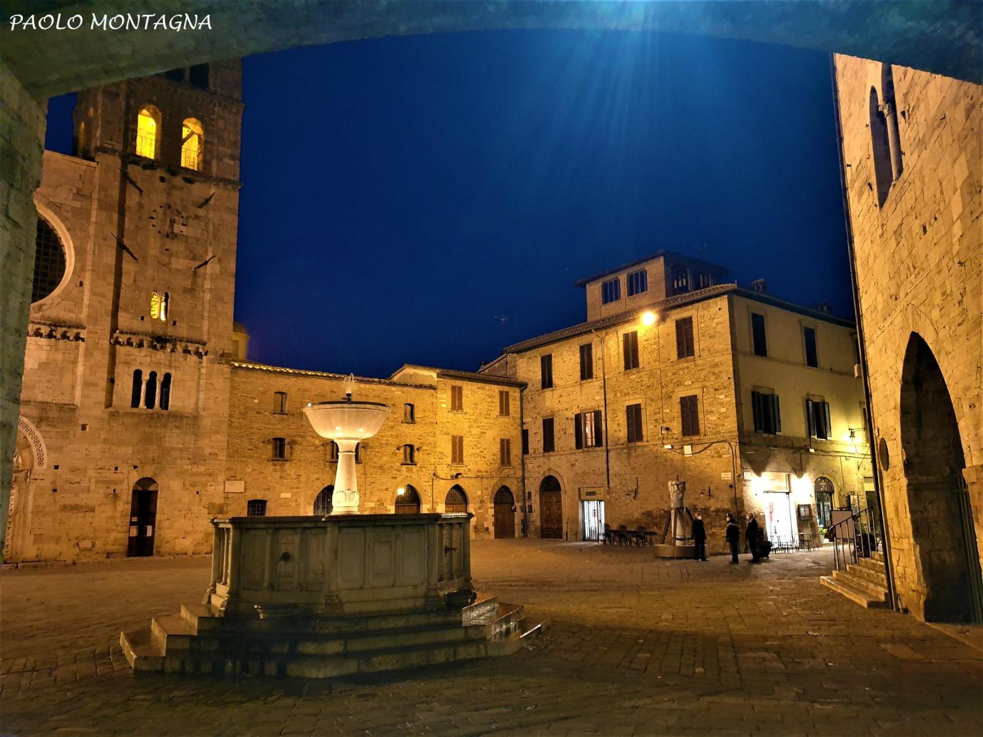 Appartamento Con Camino In Centro Storico Bevagna Ngoại thất bức ảnh